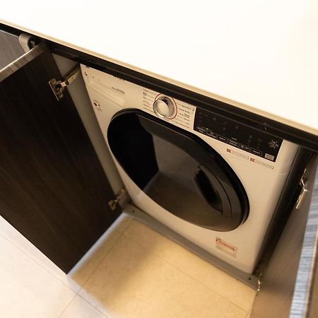 Bilocale Moderno Ed Esclusivo Apartment Milan Bagian luar foto