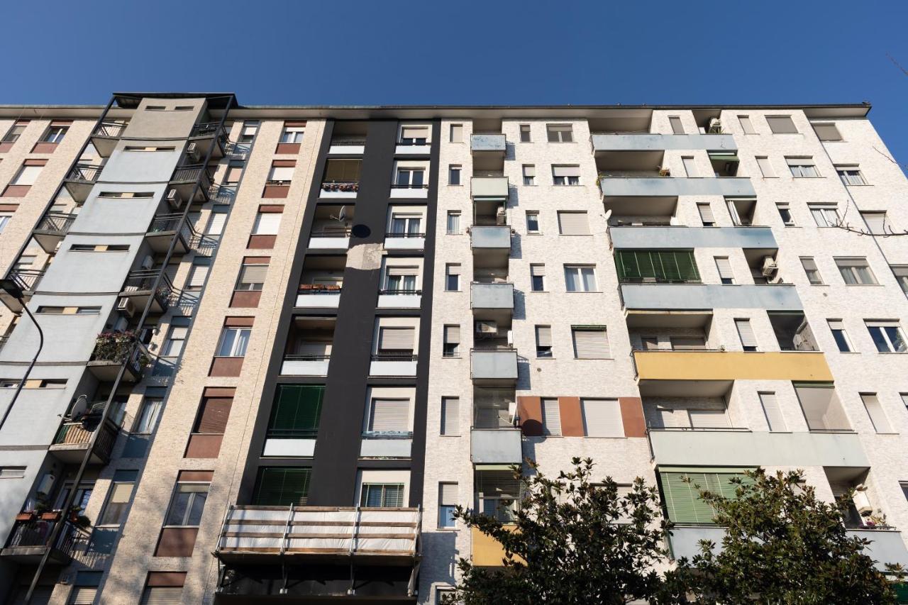 Bilocale Moderno Ed Esclusivo Apartment Milan Bagian luar foto